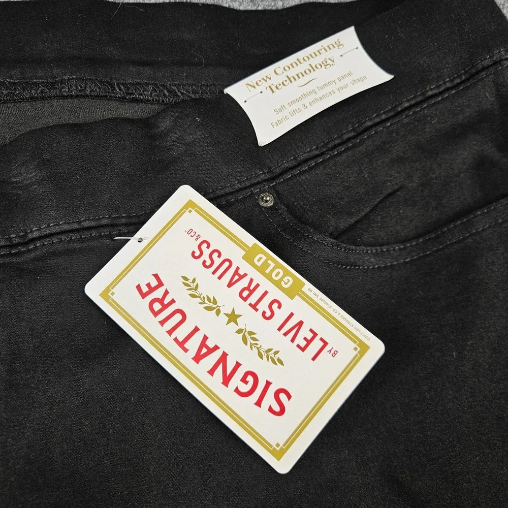 Signature Levi Strauss Gold Totally Shaping PullOn Skinny Jeans Black 28S W39L28